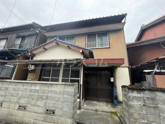 東富田貸家の建物外観