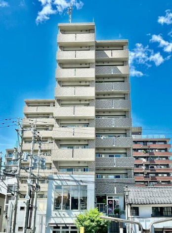 【熊本市中央区南坪井町のマンションの建物外観】