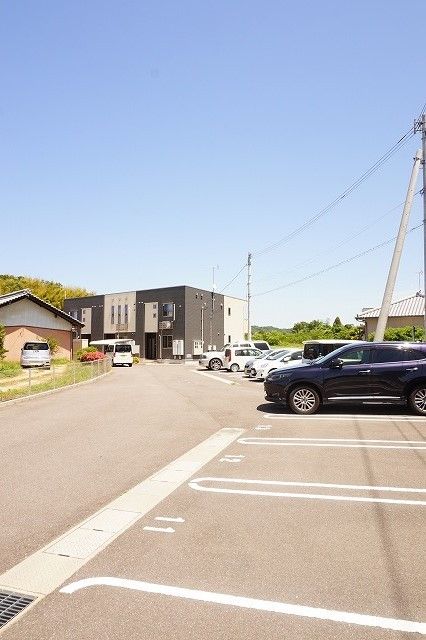 【東かがわ市帰来のアパートの駐車場】