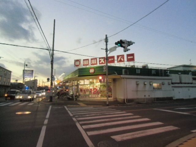 【掛川市小鷹町のマンションのスーパー】