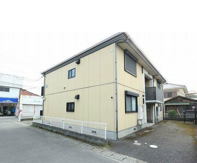 小田原市中町のアパートの建物外観