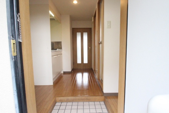 玄関　※別部屋の写真です