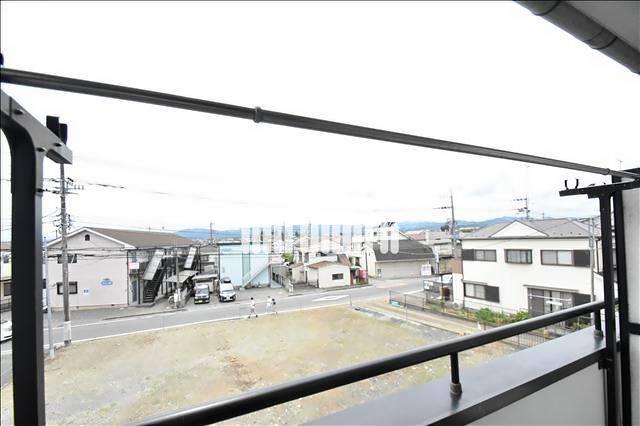 眺望　窓からの景色は開けていて眺望も良好です