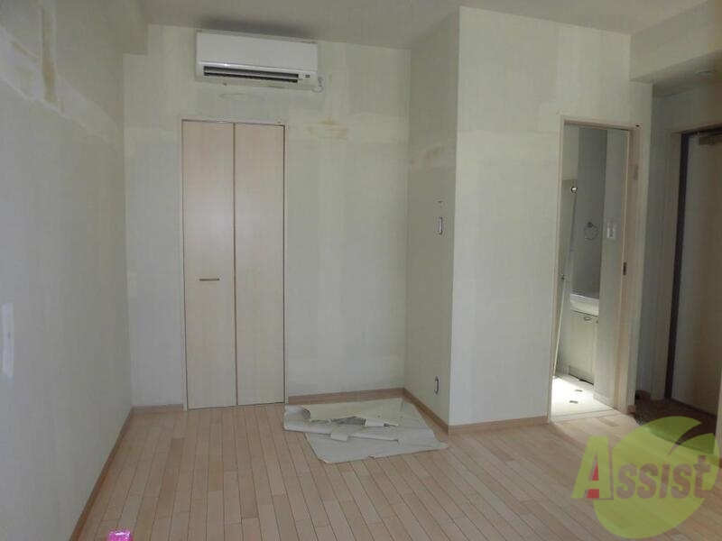 居室・リビング　広々としたリビング今から綺麗になります！