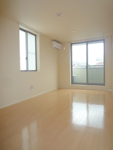 居室・リビング　★２面採光の明るい角部屋です★