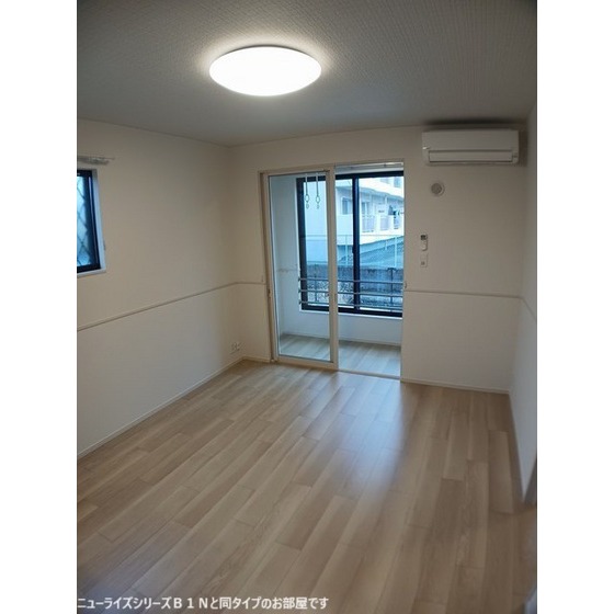 居室・リビング　同タイプの部屋の写真です