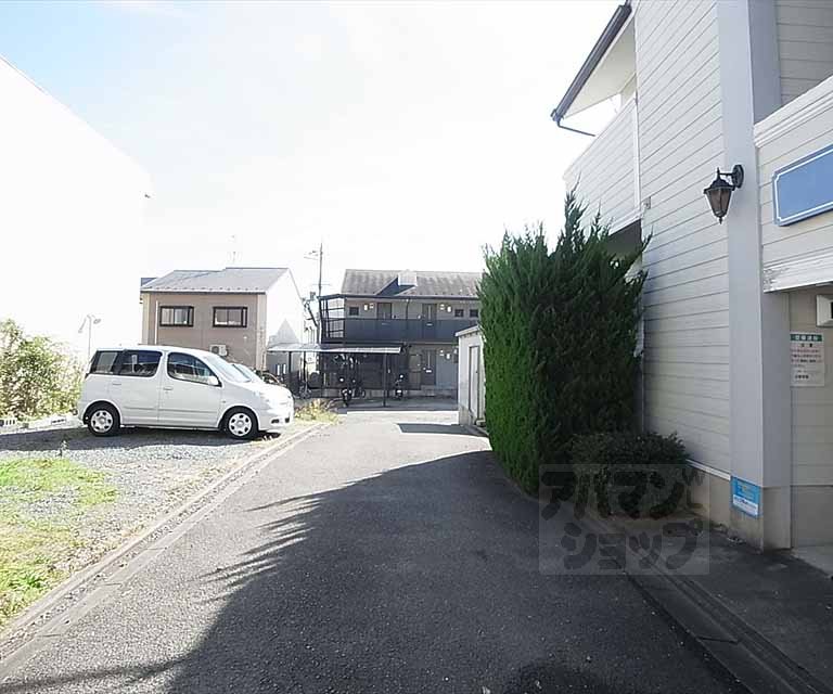 その他　前面道路です。