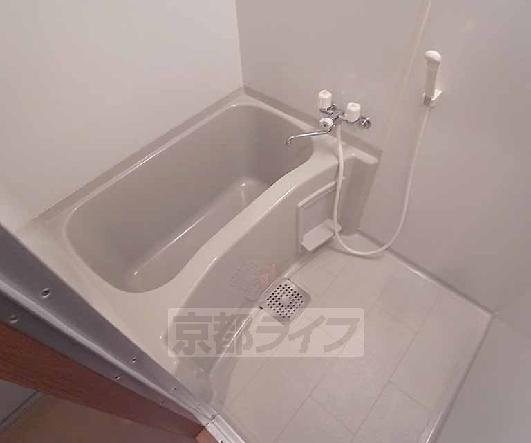 バス・シャワールーム　浴室乾燥機付きです