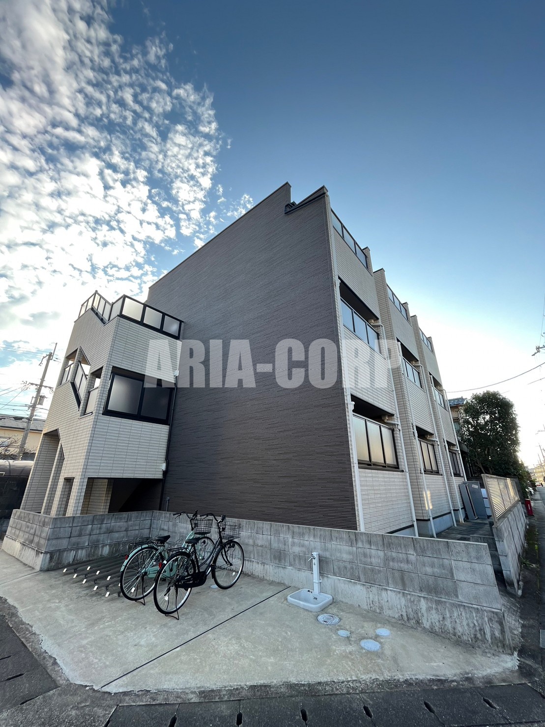 建物外観　2018年完成、大手ハウスメーカー施工デザイナーズアパート！