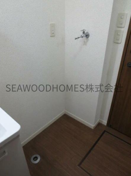 洗面設備　洗濯機置き場です。