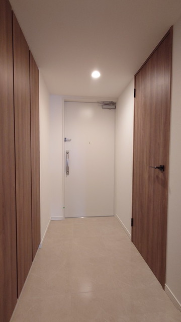 玄関　※写真は同タイプ住戸です。
