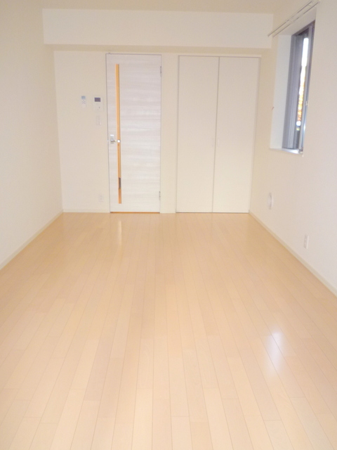 居室・リビング　★キレイなフローリングの角部屋です★