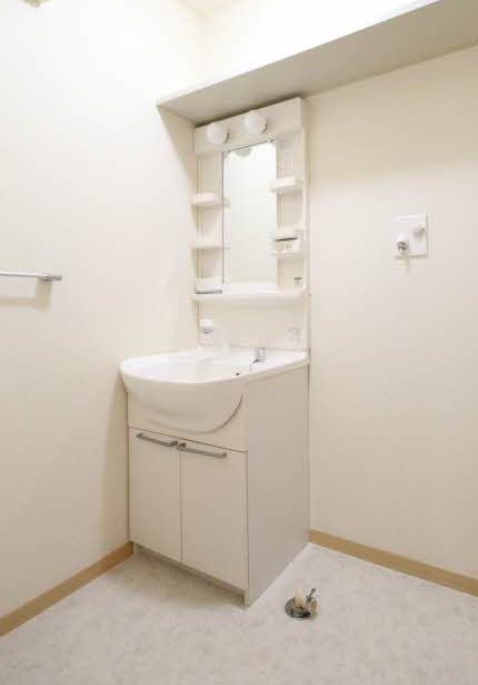 洗面設備　別部屋・同タイプ（反転）のお部屋の写真です（参考）