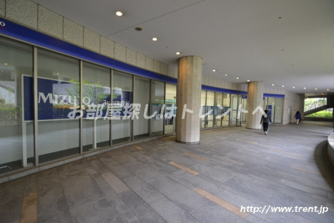 銀行　みずほ銀行 初台出張所(ATM)（銀行）まで660m