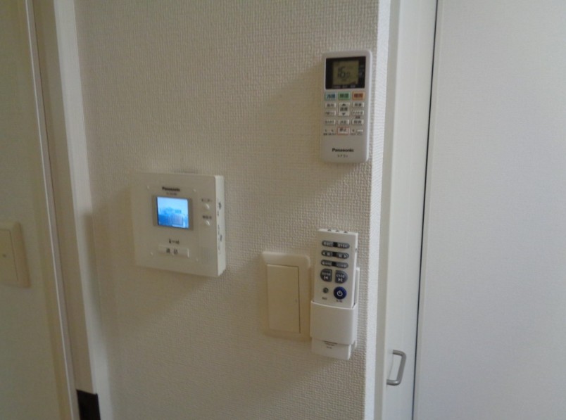 セキュリティ　急な来訪者も確認できる　TVドアホン