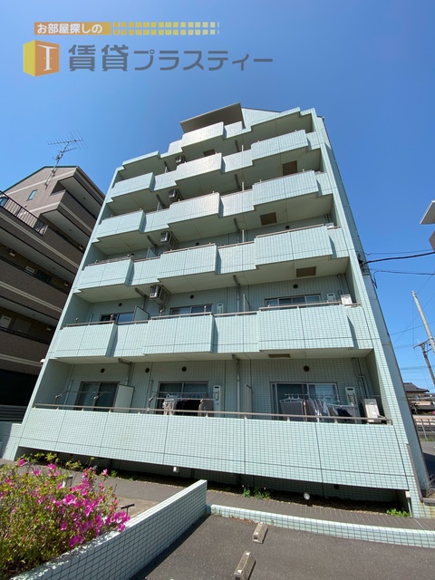 建物外観　陽射し燦々。洗濯ものの心配ありません