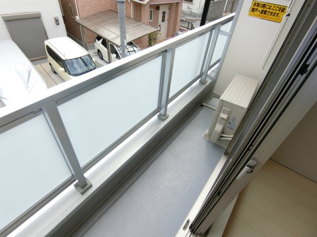 バルコニー　外からの目が気にならないバルコニーで洗濯物が干せます