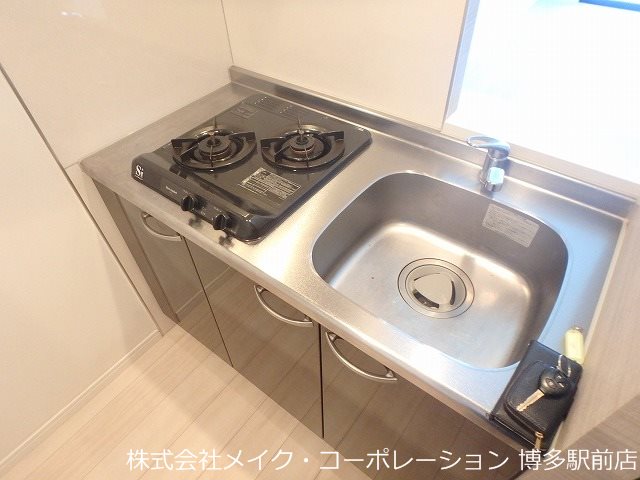キッチン　※写真は棟内別部屋参考写真