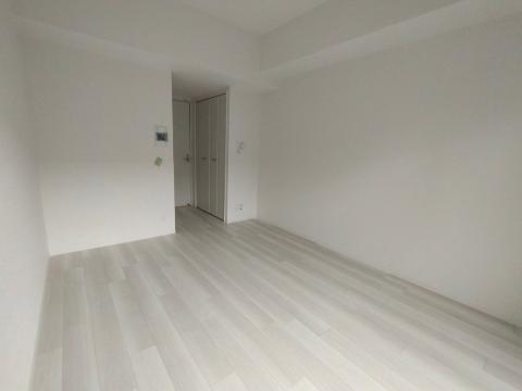 居室・リビング　室内