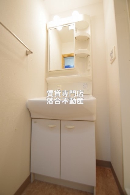 洗面設備　独立洗面化粧台付き