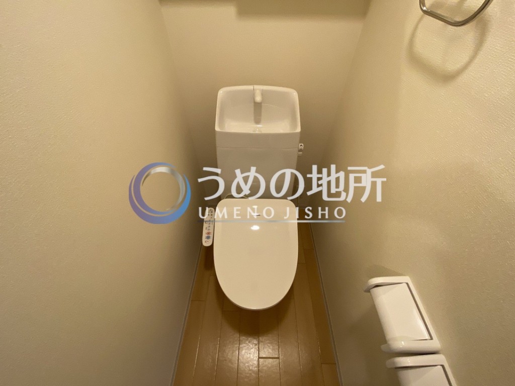 ＪＲ鹿児島本線 荒木駅 徒歩50分 2階建 築1年のトイレ写真