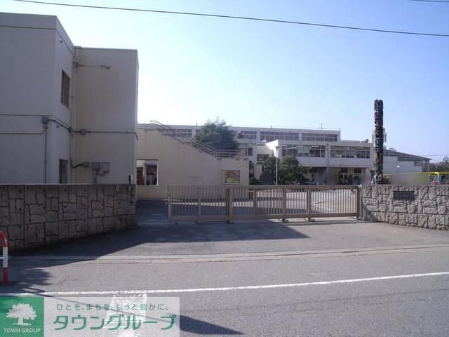 小学校　幸町第三小学校（小学校）まで850m