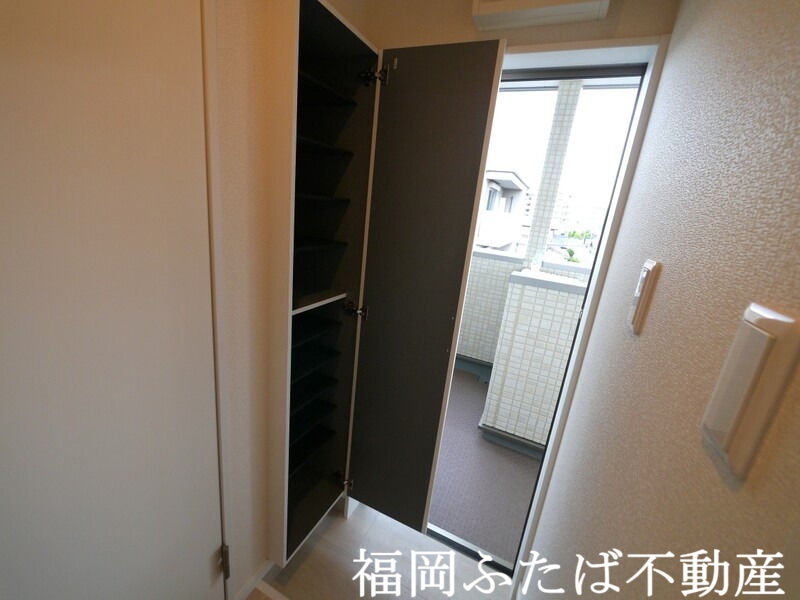 Walea Hale Kasugaの玄関写真