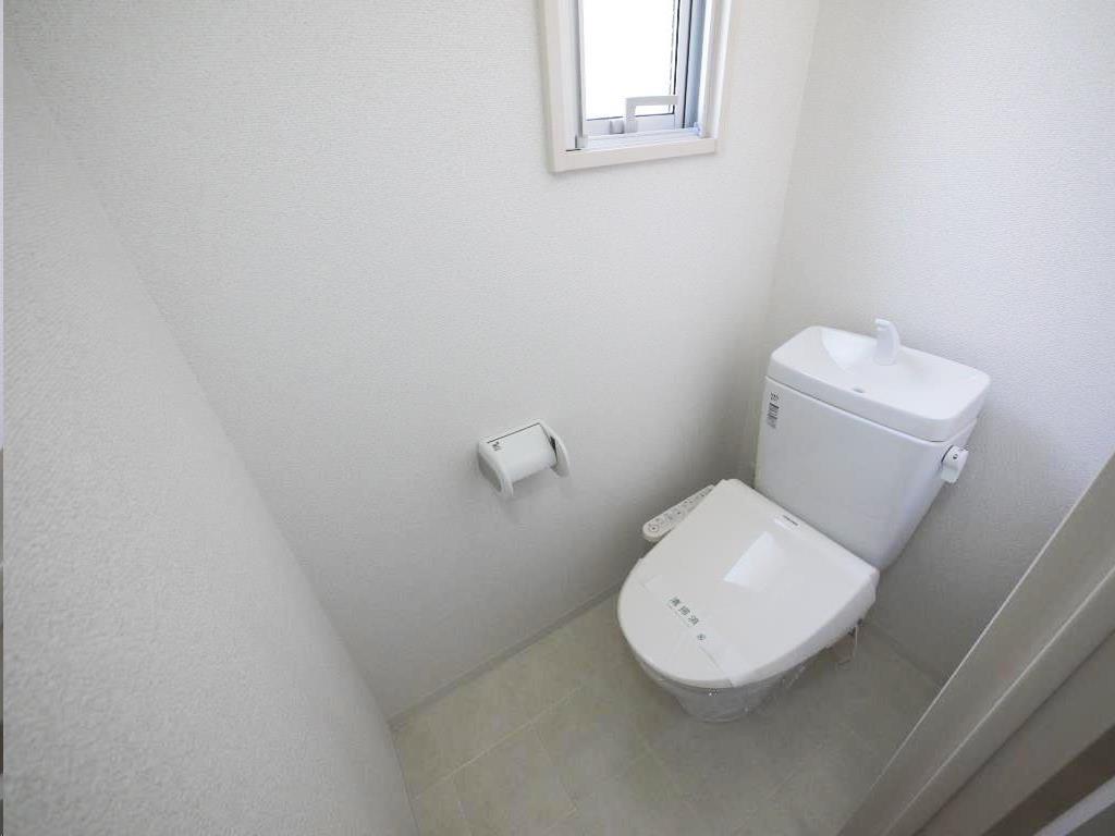 スタークメゾン小松島のトイレ写真