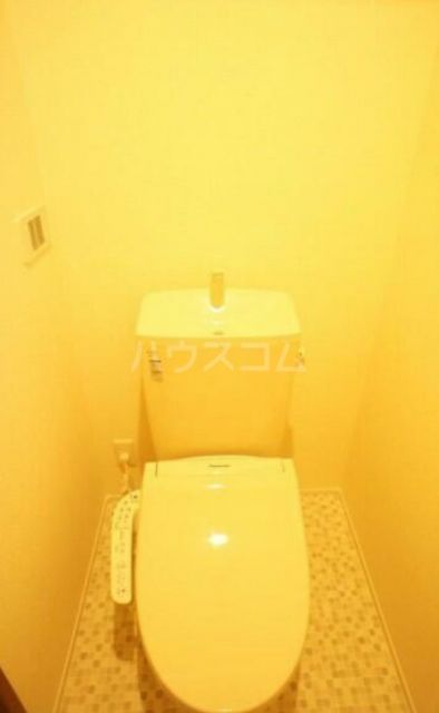 Genesis ジェネシスのトイレ写真