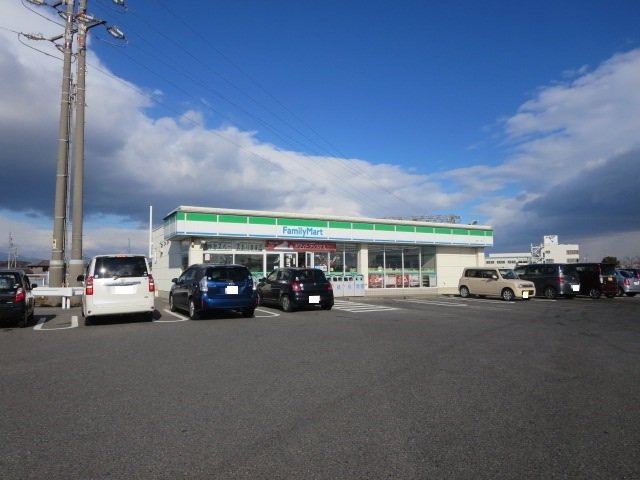 コンビニ　ファミリーマート鈴鹿一ノ宮店（コンビニ）まで430m