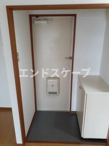 ＪＲ上越線 群馬総社駅 徒歩29分 2階建 築33年の玄関写真