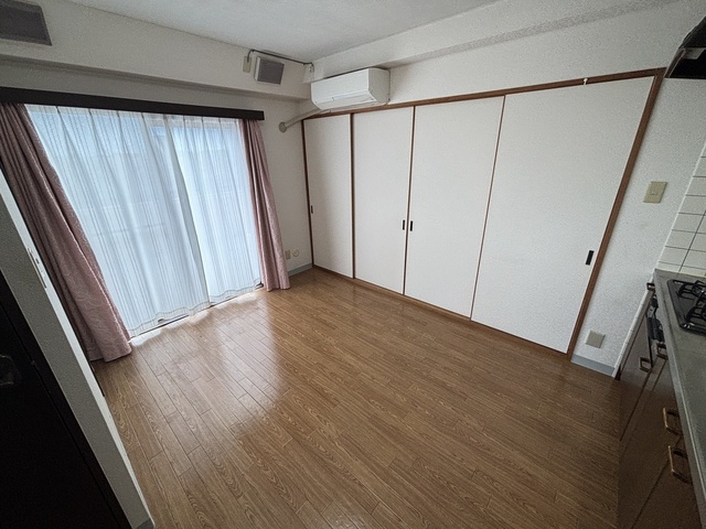 東急ドエルアルス南光台の居間写真
