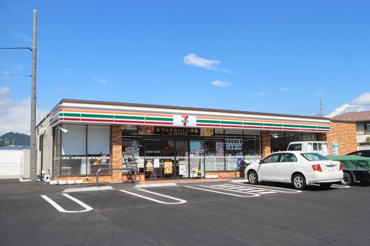 コンビニ　セブンイレブン戸鹿野町店（コンビニ）まで1100m
