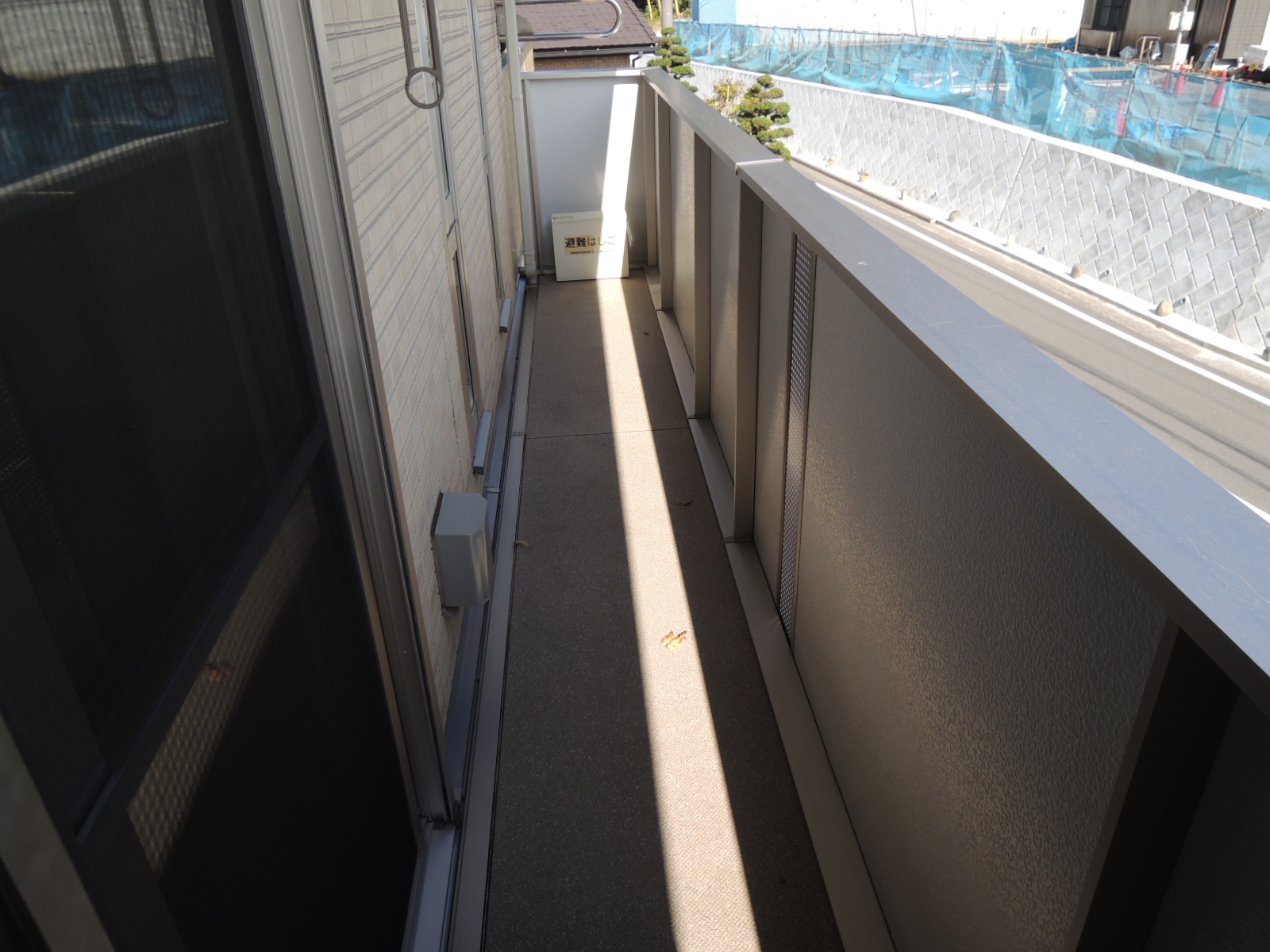 バルコニー　広々としたバルコニー