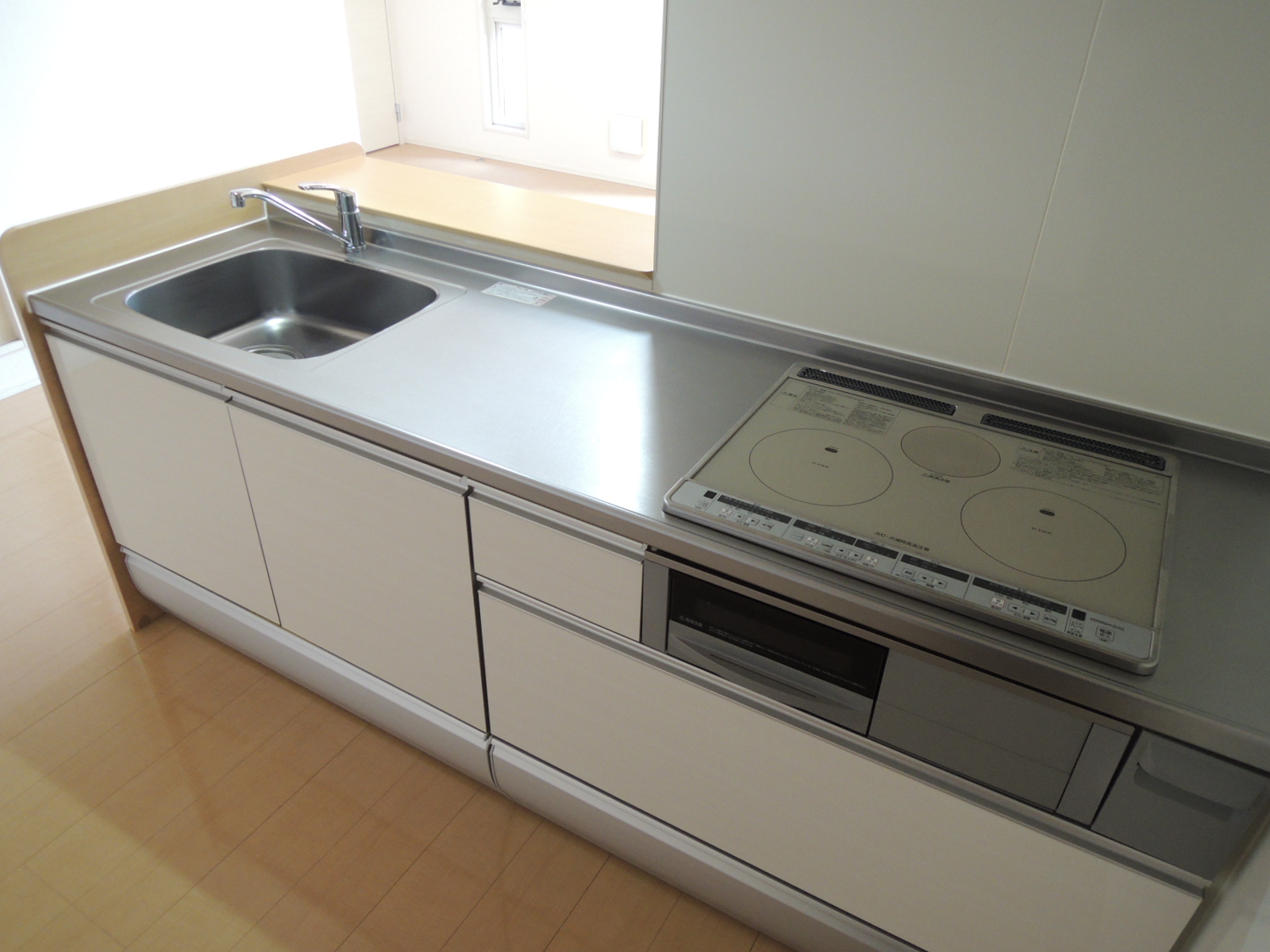 キッチン　IHクッキングヒーター3口