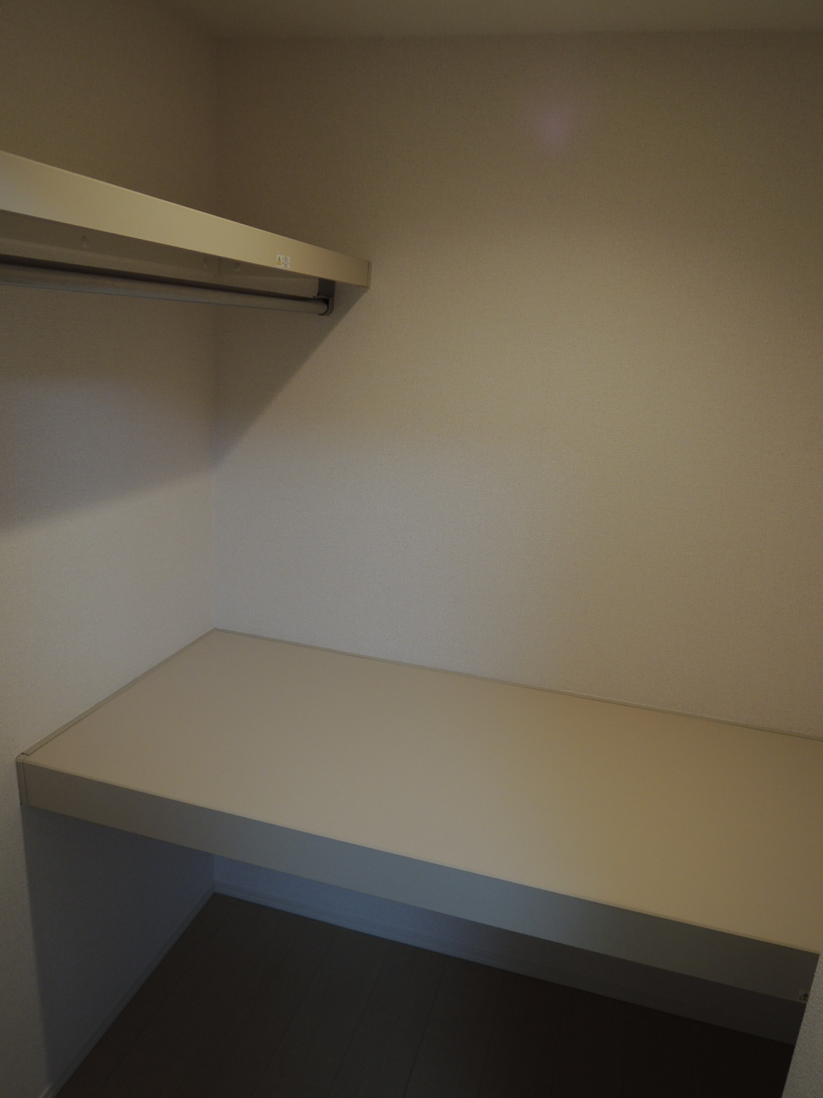 収納　ウォークインクローゼット内