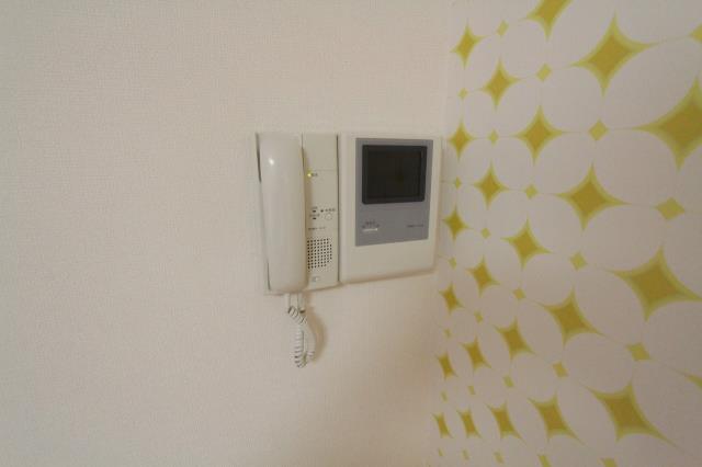 セキュリティ　モニター付きのインターホンです。