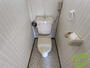 トイレ　こちらはトイレです。清潔感があり、安心して使用できます。