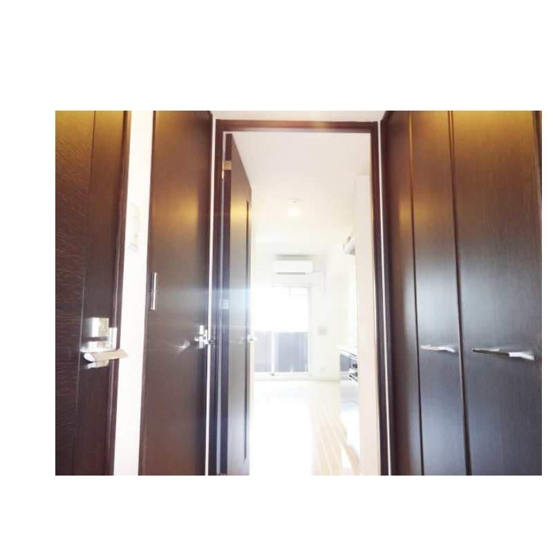 玄関　玄関を開けて、ここから人生始めましょう！