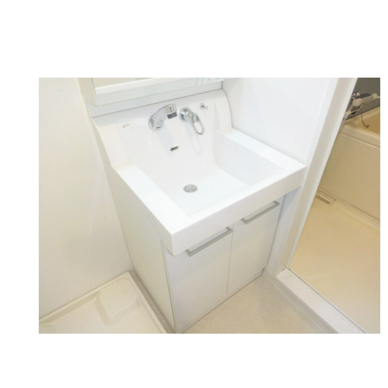 洗面設備　朝の支度に役立つシャンプードレッサー付き♪