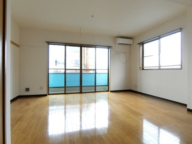 居室・リビング　図面と現状に相違がある場合には現状を優先