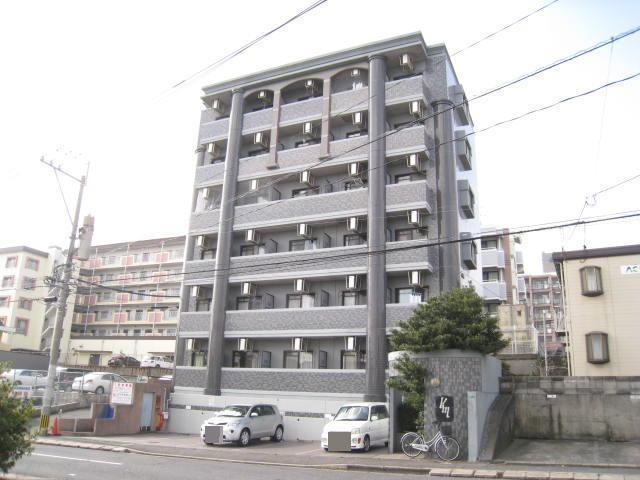 【ＫＭマンション産医大前の建物外観】