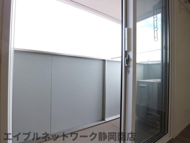 バルコニー　バルコニーがあります