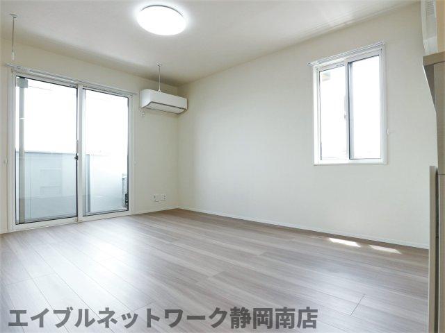 その他　おしゃれな居間です