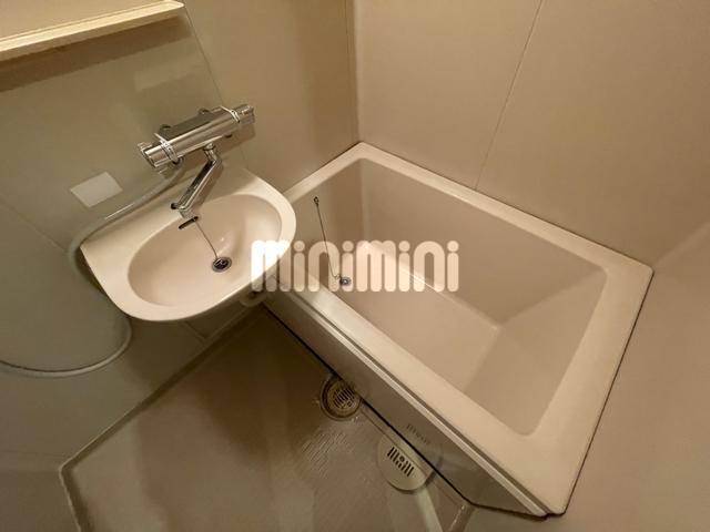 バス・シャワールーム　ゆったり入れるお風呂です