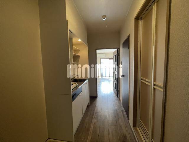 その他　玄関からキッチン、廊下です