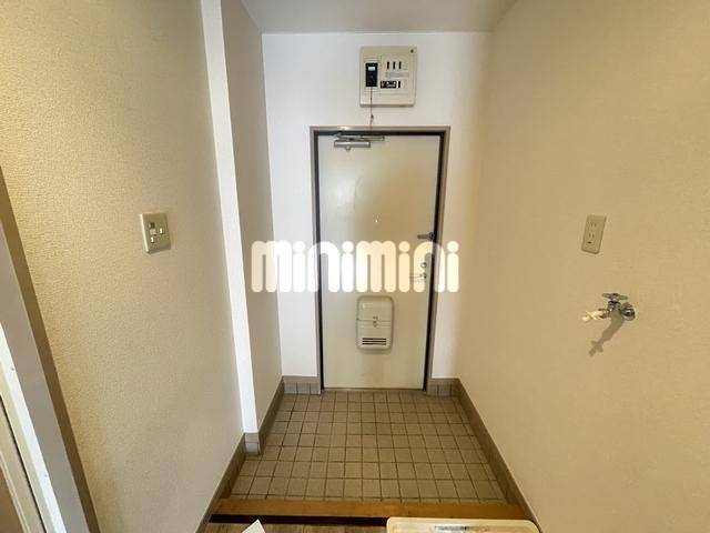 玄関　広い玄関、下駄箱が置けます