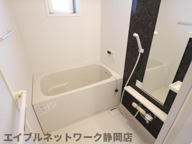 バス・シャワールーム　日々の疲れを癒すお風呂付です
