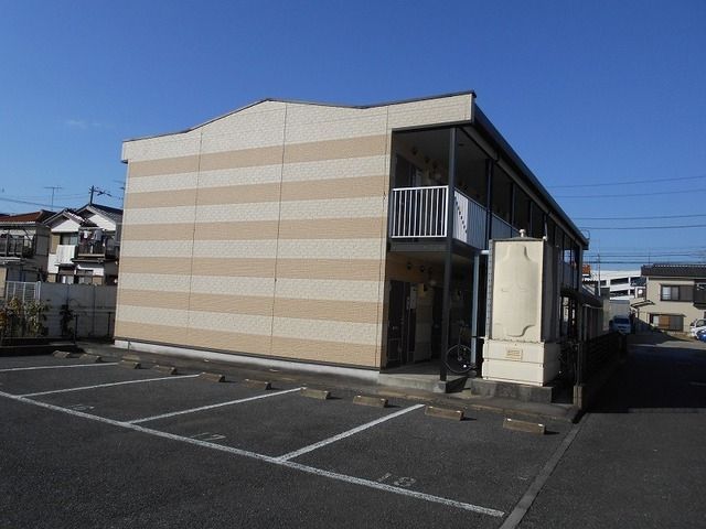 ＪＲ常磐線 柏駅 バス乗車時間：15分 最寄りバス停で下車 徒歩2分 築20年