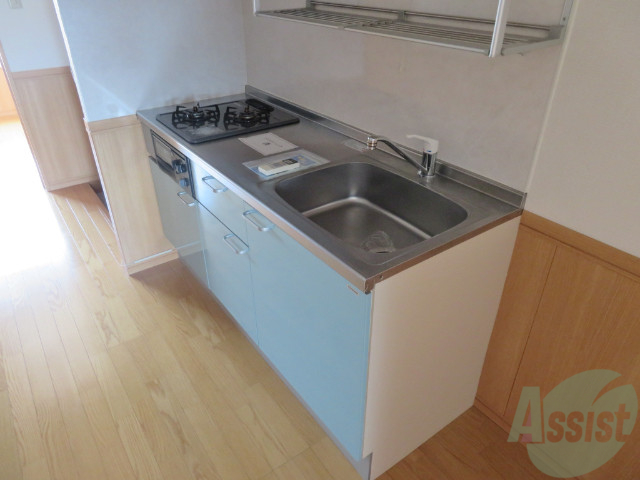 キッチン　システムキッチン。グリル付きでお魚も焼けますね。